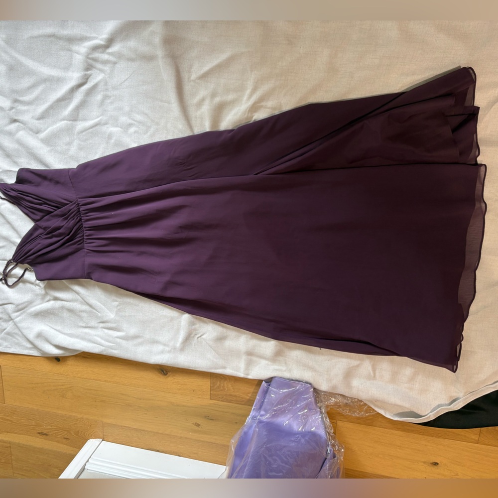 David’s Bridal Plum Bridesmaid Dress – Size 6